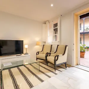 Tranquilo Apartamento En Zona Monumental Siviglia